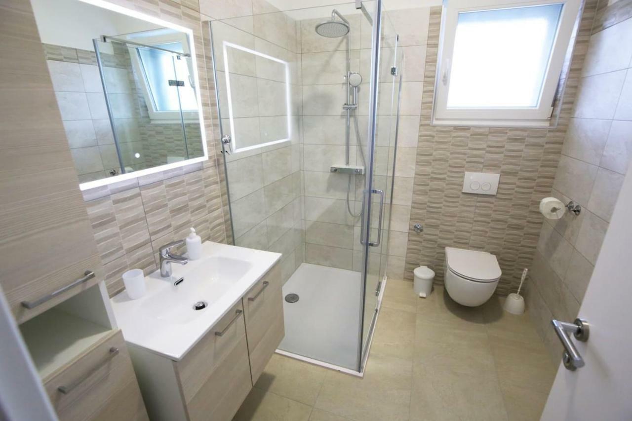 Modern Guest House Rak With Beautiful Pool Sibenik Exterior photo