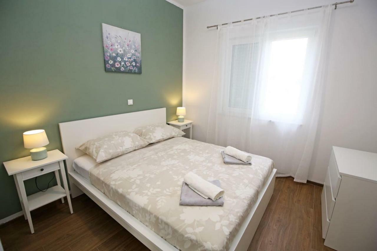 Modern Guest House Rak With Beautiful Pool Sibenik Exterior photo