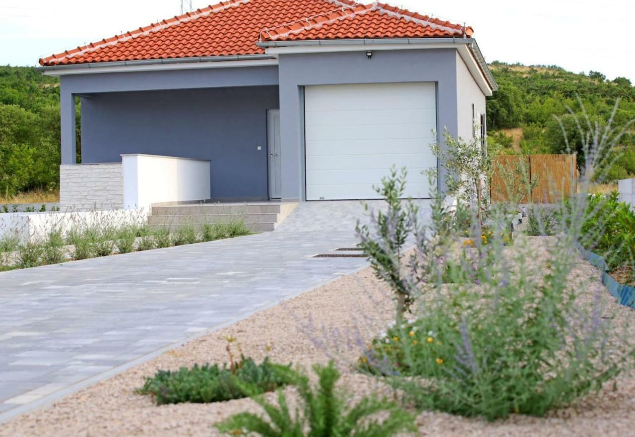 Modern Guest House Rak With Beautiful Pool Sibenik Exterior photo