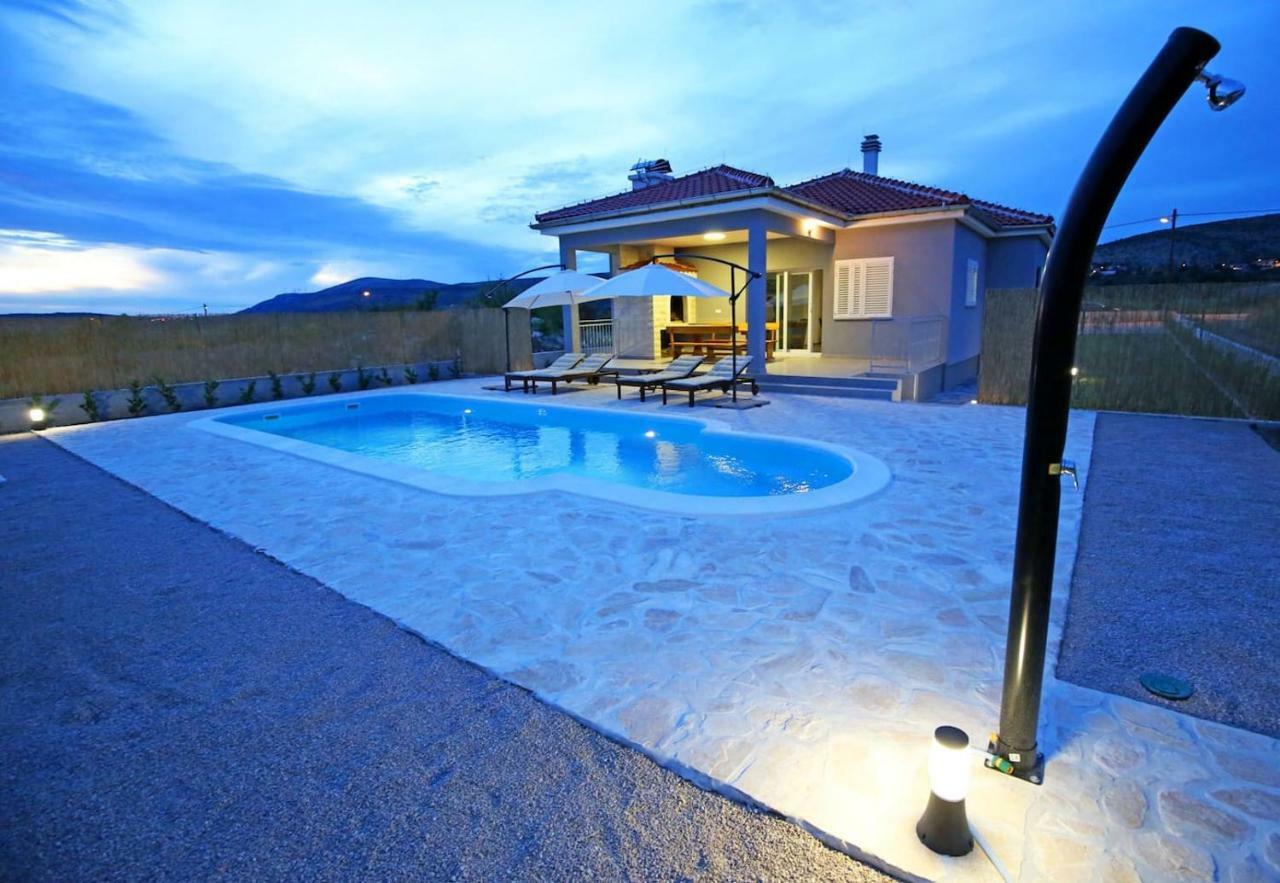 Modern Guest House Rak With Beautiful Pool Sibenik Exterior photo
