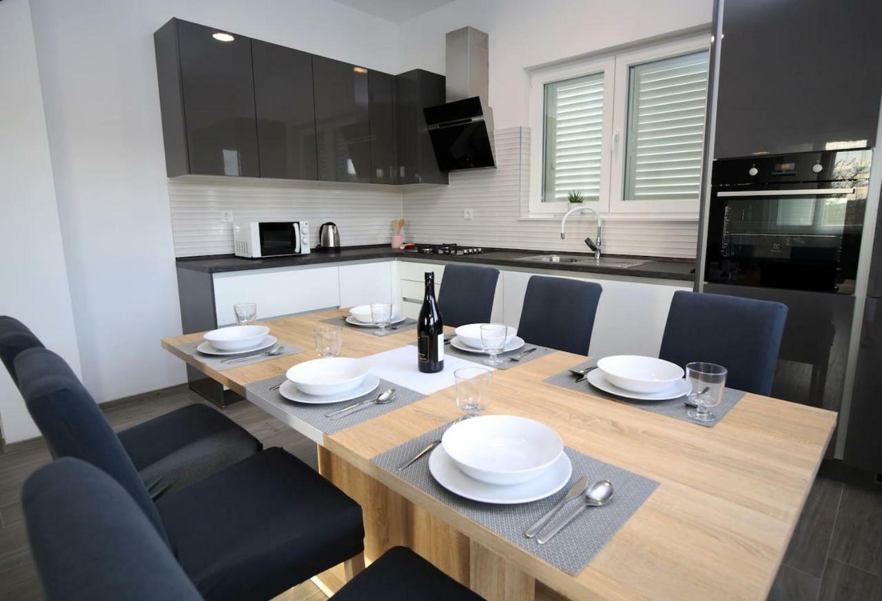 Modern Guest House Rak With Beautiful Pool Sibenik Exterior photo
